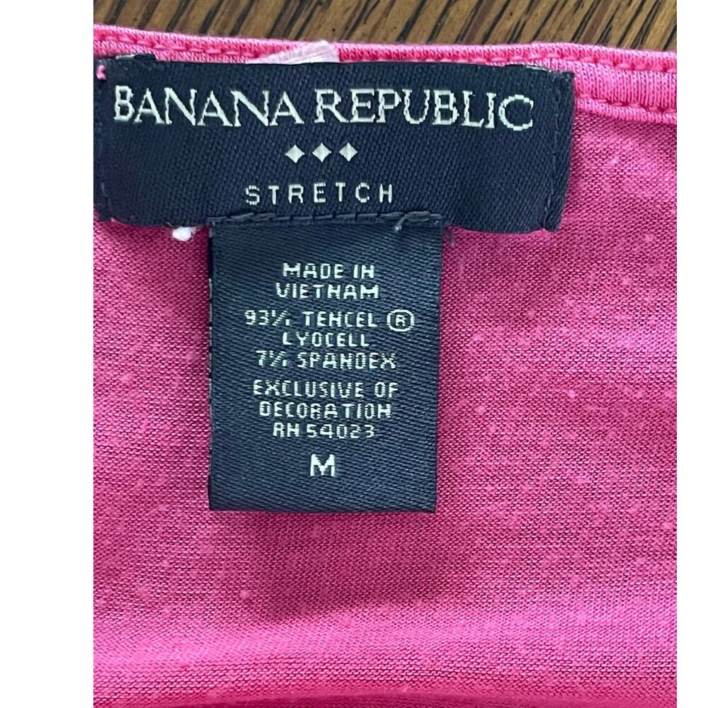 Banana Republic Pink Ruffle Front V-Neck Blouse - Short Sleeve Size Medium - Picture 5 of 5